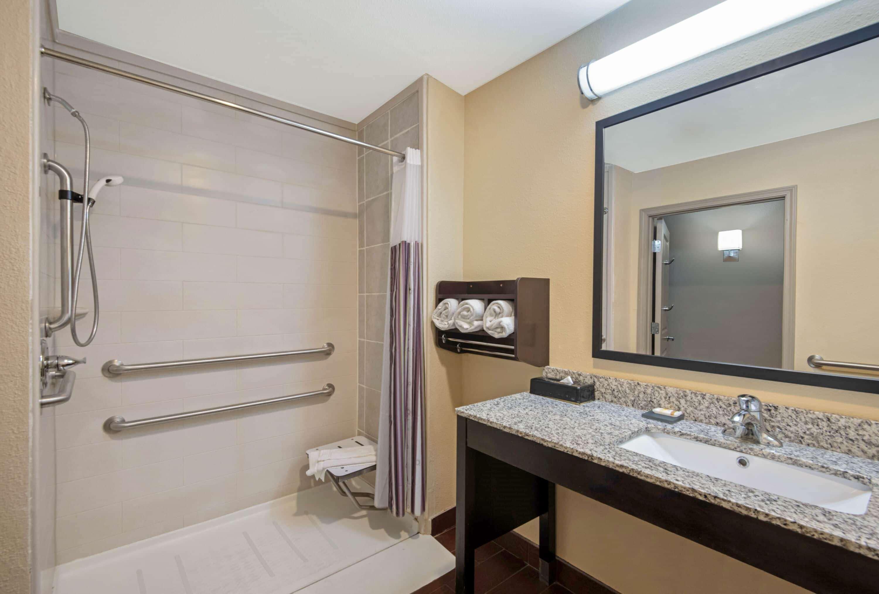 La Quinta Inn & Suites By Wyndham Durant Ngoại thất bức ảnh